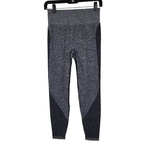 Pink Victoria's Secret seamless black, gray contour sculpture shading size M